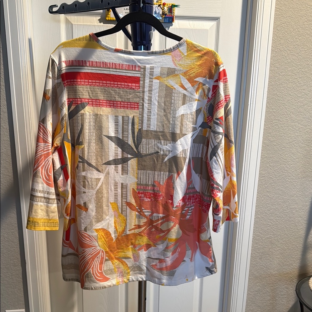 Christopher and Banks Relaxed 3/4 Sleeve Blouse. Size 1 - Picture 3 of 4